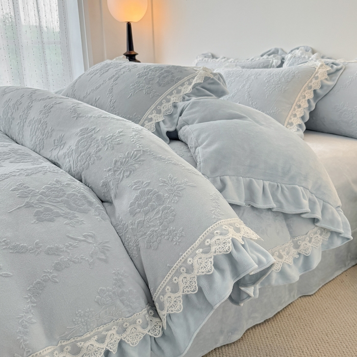 91家纺网 家纺一手货源 找家纺 锦格家纺 2024新款A类高克重牛奶绒四件套苏枚雅【天蓝】