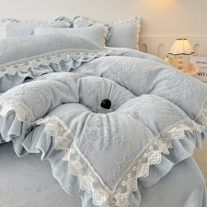 91家纺网 家纺一手货源 找家纺 锦格家纺 2024新款A类高克重牛奶绒四件套苏枚雅【天蓝】