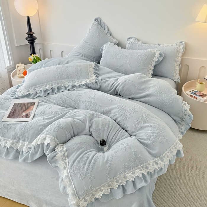 91家纺网 家纺一手货源 找家纺 锦格家纺 2024新款A类高克重牛奶绒四件套苏枚雅【天蓝】