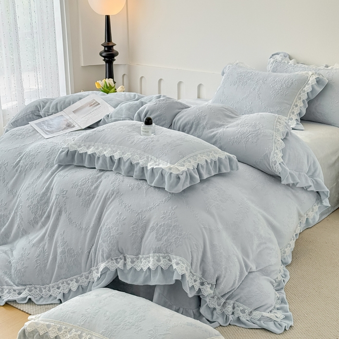 91家纺网 家纺一手货源 找家纺 锦格家纺 2024新款A类高克重牛奶绒四件套苏枚雅【天蓝】