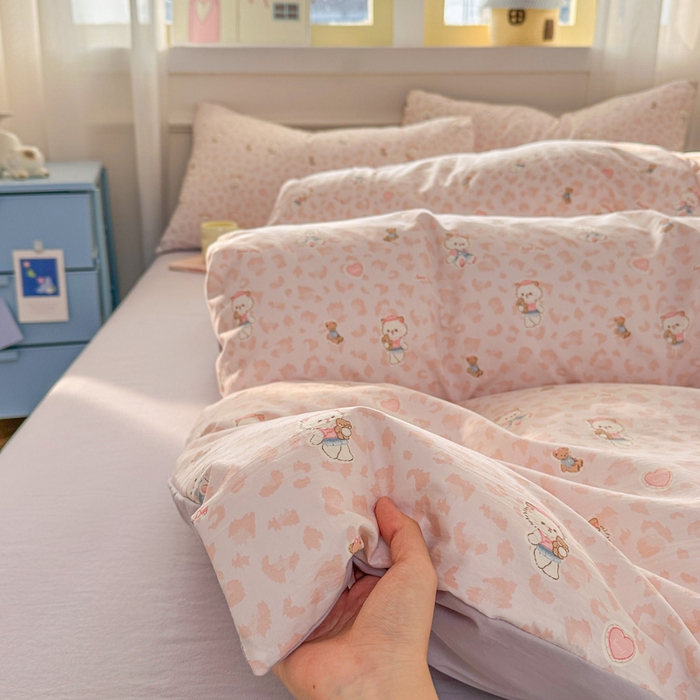 91家纺网 家纺一手货源 找家纺 麦乐迪 2026新款10A抗菌古法水洗仿棉云感纱四件套 桃桃小熊