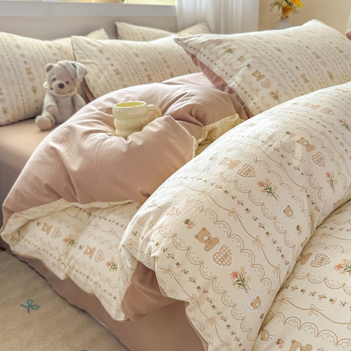 91家纺网 家纺一手货源 找家纺 麦乐迪 2025新款棉感睡眠水洗云感棉四件套 奶熊条纹