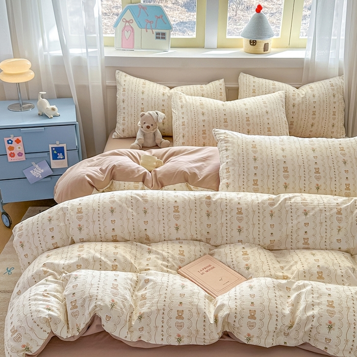 91家纺网 家纺一手货源 找家纺 麦乐迪 2025新款棉感睡眠水洗云感棉四件套 奶熊条纹