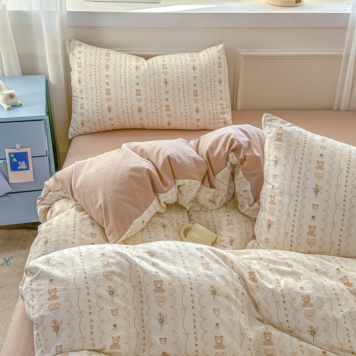 91家纺网 家纺一手货源 找家纺 麦乐迪 2025新款棉感睡眠水洗云感棉四件套 奶熊条纹