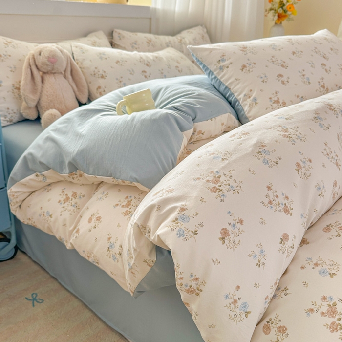 91家纺网 家纺一手货源 找家纺 麦乐迪 2025新款棉感睡眠水洗云感棉四件套 蓝白碎花