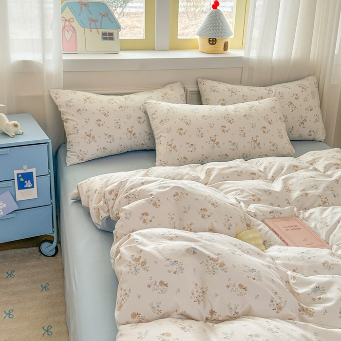 91家纺网 家纺一手货源 找家纺 麦乐迪 2025新款棉感睡眠水洗云感棉四件套 蓝白碎花