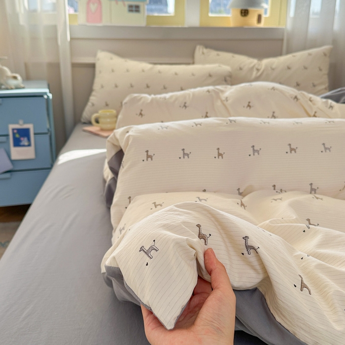 91家纺网 家纺一手货源 找家纺 麦乐迪 2025新款棉感睡眠水洗云感棉四件套 简约小马