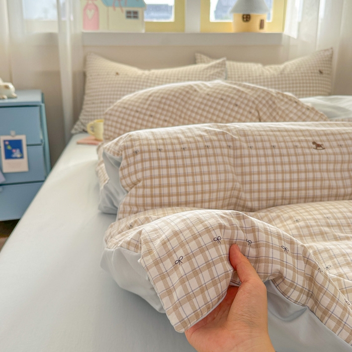 91家纺网 家纺一手货源 找家纺 麦乐迪 2025新款棉感睡眠水洗云感棉四件套 格纹木马