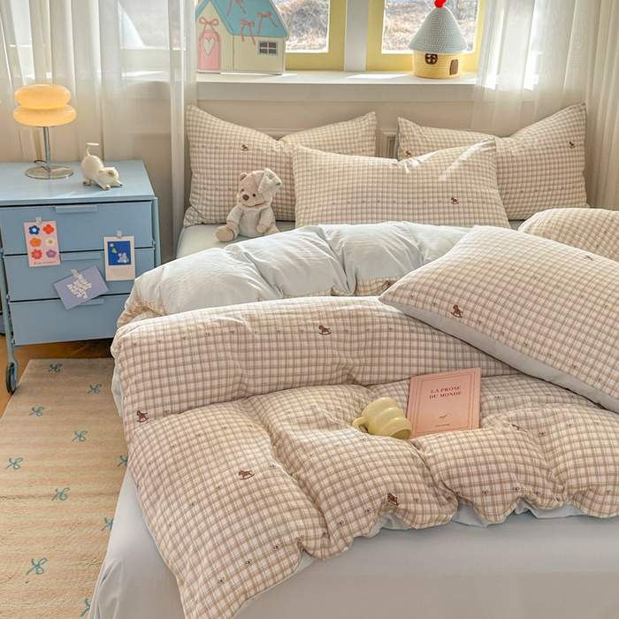 91家纺网 家纺一手货源 找家纺 麦乐迪 2025新款棉感睡眠水洗云感棉四件套 格纹木马