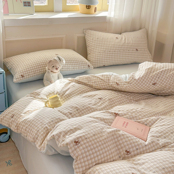 91家纺网 家纺一手货源 找家纺 麦乐迪 2025新款棉感睡眠水洗云感棉四件套 格纹木马