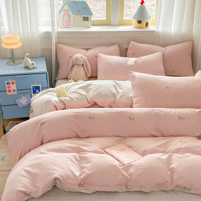 91家纺网 家纺一手货源 找家纺 麦乐迪 2025新款棉感睡眠水洗云感棉四件套 格纹粉猫