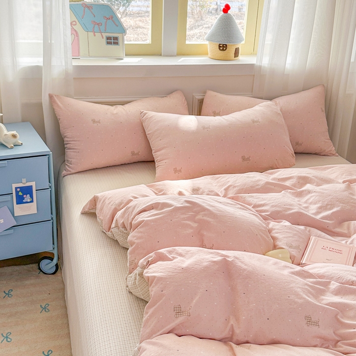 91家纺网 家纺一手货源 找家纺 麦乐迪 2025新款棉感睡眠水洗云感棉四件套 格纹粉猫