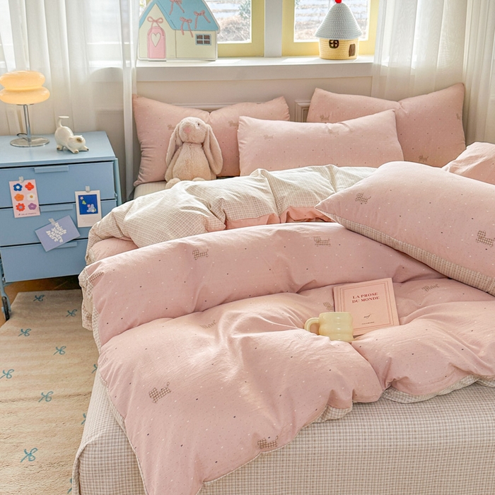 91家纺网 家纺一手货源 找家纺 麦乐迪 2025新款棉感睡眠水洗云感棉四件套 格纹粉猫