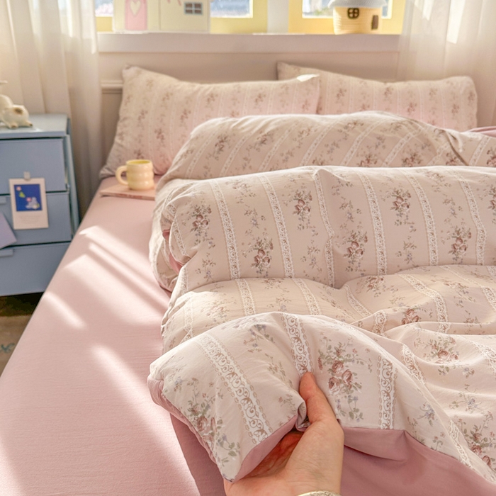 91家纺网 家纺一手货源 找家纺 麦乐迪 2025新款棉感睡眠水洗云感棉四件套 粉纹花束