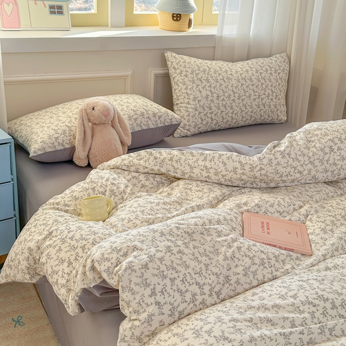 91家纺网 家纺一手货源 找家纺 麦乐迪 2025新款棉感睡眠水洗云感棉四件套 薄雾花影