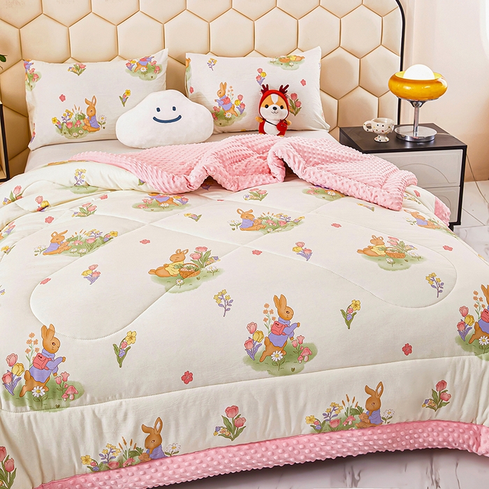 91家纺网 家纺一手货源 找家纺 蔻之羽 （全年现货）2026年新款豆豆被春秋被夏被加厚冬被空调被四季绒被子 欢乐兔-粉