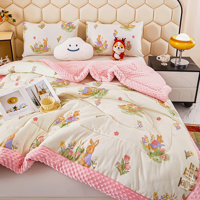 91家纺网 家纺一手货源 找家纺 蔻之羽 （全年现货）2026年新款豆豆被春秋被夏被加厚冬被空调被四季绒被子 欢乐兔-粉