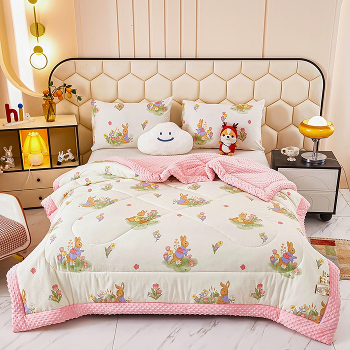 91家纺网 家纺一手货源 找家纺 蔻之羽 （全年现货）2026年新款豆豆被春秋被夏被加厚冬被空调被四季绒被子 欢乐兔-粉