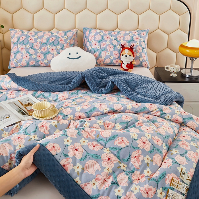 91家纺网 家纺一手货源 找家纺 蔻之羽 （全年现货）2026年新款豆豆被春秋被夏被加厚冬被空调被四季绒被子 安娜花园