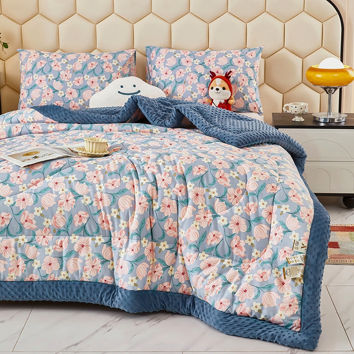 91家纺网 家纺一手货源 找家纺 蔻之羽 （全年现货）2026年新款豆豆被春秋被夏被加厚冬被空调被四季绒被子 安娜花园