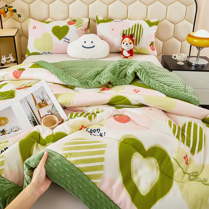 91家纺网 家纺一手货源 找家纺 蔻之羽 （全年现货）2026年新款豆豆被春秋被夏被加厚冬被空调被四季绒被子 真爱心语-绿