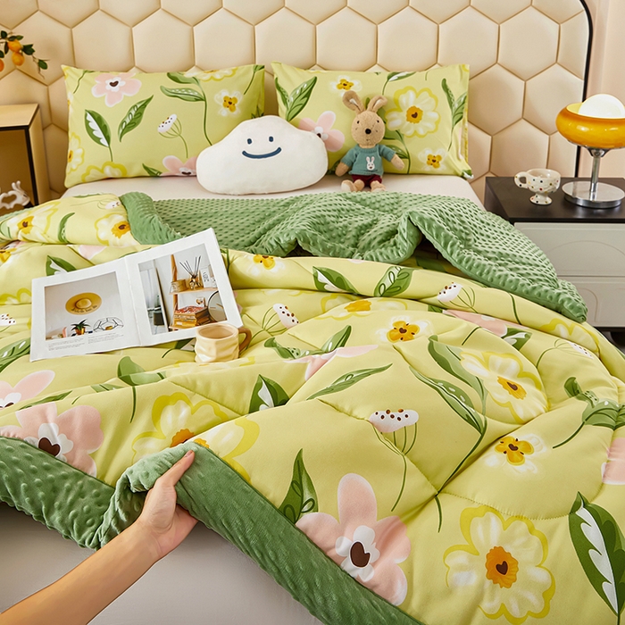 91家纺网 家纺一手货源 找家纺 蔻之羽 （全年现货）2026年新款豆豆被春秋被夏被加厚冬被空调被四季绒被子 春之物语