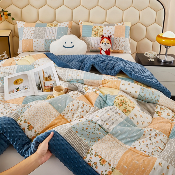 91家纺网 家纺一手货源 找家纺 蔻之羽 （全年现货）2026年新款豆豆被春秋被夏被加厚冬被空调被四季绒被子 百花格