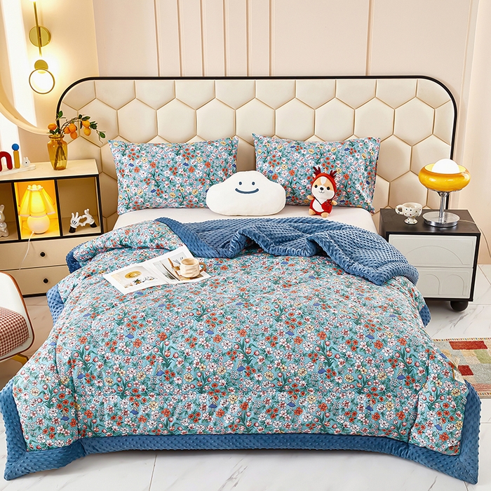 91家纺网 家纺一手货源 找家纺 蔻之羽 （全年现货）2026年新款豆豆被春秋被夏被加厚冬被空调被四季绒被子 摩尔庄园