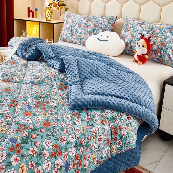 91家纺网 家纺一手货源 找家纺 蔻之羽 （全年现货）2026年新款豆豆被春秋被夏被加厚冬被空调被四季绒被子 摩尔庄园