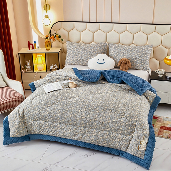 91家纺网 家纺一手货源 找家纺 蔻之羽 （全年现货）2026年新款豆豆被春秋被夏被加厚冬被空调被四季绒被子 碎花漫野