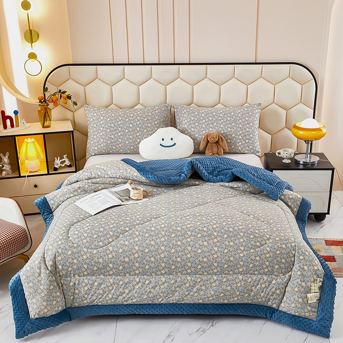 91家纺网 家纺一手货源 找家纺 蔻之羽 （全年现货）2026年新款豆豆被春秋被夏被加厚冬被空调被四季绒被子 碎花漫野