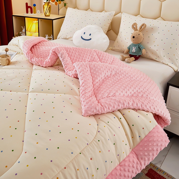 91家纺网 家纺一手货源 找家纺 蔻之羽 （全年现货）2026年新款豆豆被春秋被夏被加厚冬被空调被四季绒被子 彩虹波点