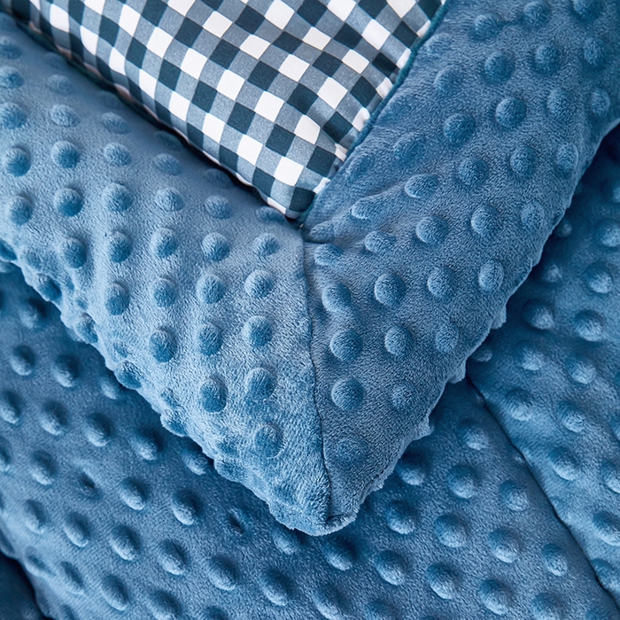 91家纺网 家纺一手货源 找家纺 蔻之羽 （全年现货）2026年新款豆豆被春秋被夏被加厚冬被空调被四季绒被子 简格蓝