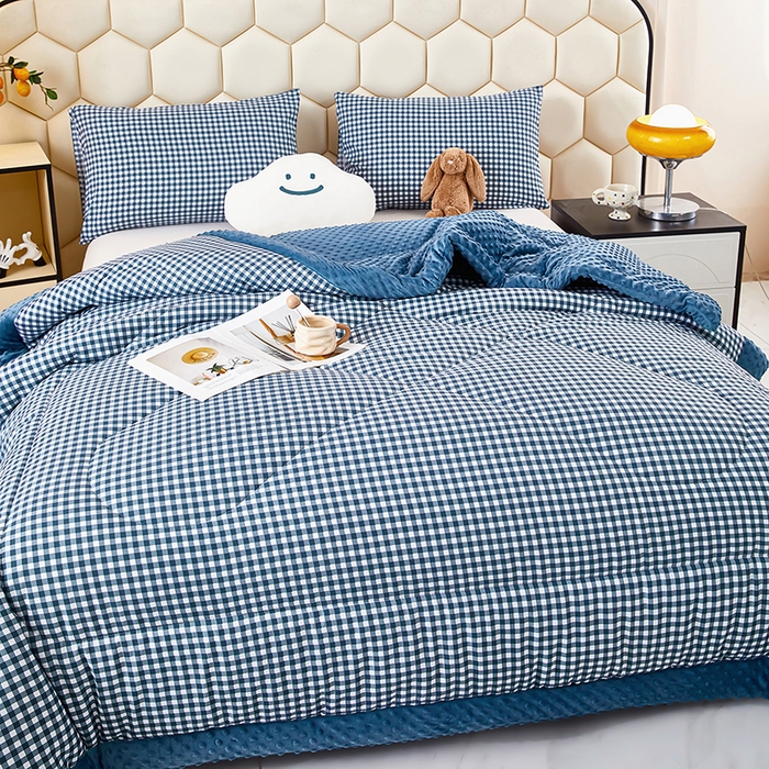 91家纺网 家纺一手货源 找家纺 蔻之羽 （全年现货）2026年新款豆豆被春秋被夏被加厚冬被空调被四季绒被子 简格蓝