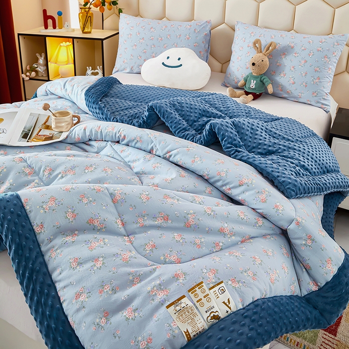 91家纺网 家纺一手货源 找家纺 蔻之羽 （全年现货）2026年新款豆豆被春秋被夏被加厚冬被空调被四季绒被子 兰玲蓝