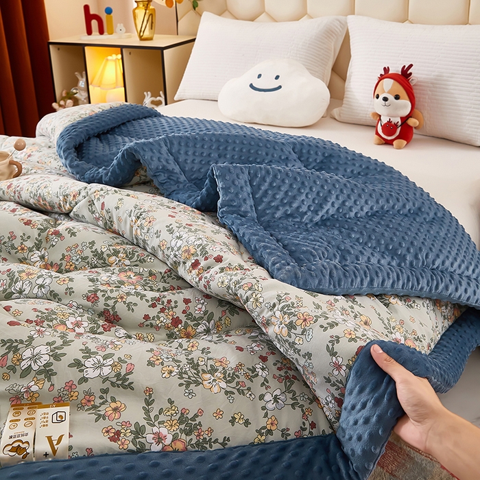 91家纺网 家纺一手货源 找家纺 蔻之羽 （全年现货）2026年新款豆豆被春秋被夏被加厚冬被空调被四季绒被子 叶音