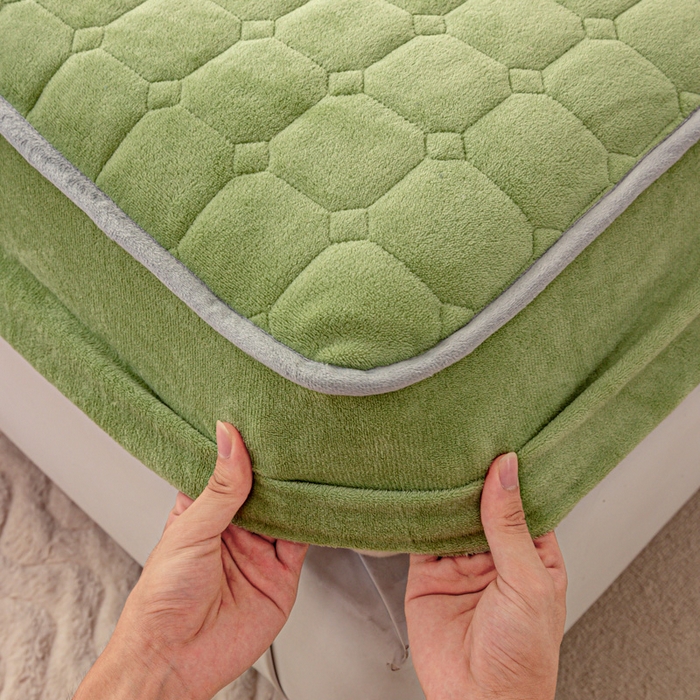 91家纺网 家纺一手货源 找家纺 女子家纺 2025新款加厚牛奶绒学生宿舍夹棉床笠 豆绿