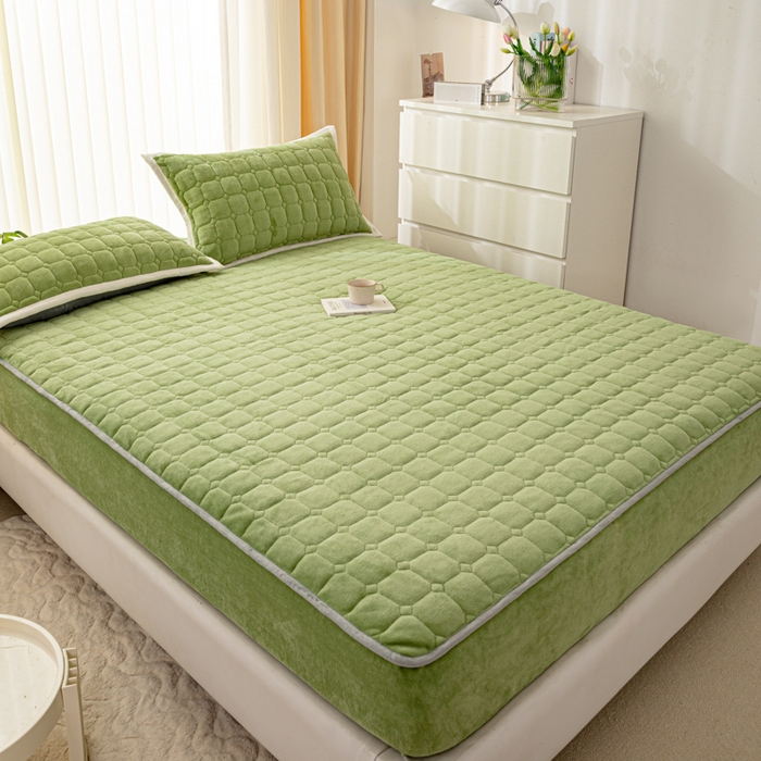 91家纺网 家纺一手货源 找家纺 女子家纺 2025新款加厚牛奶绒学生宿舍夹棉床笠 豆绿