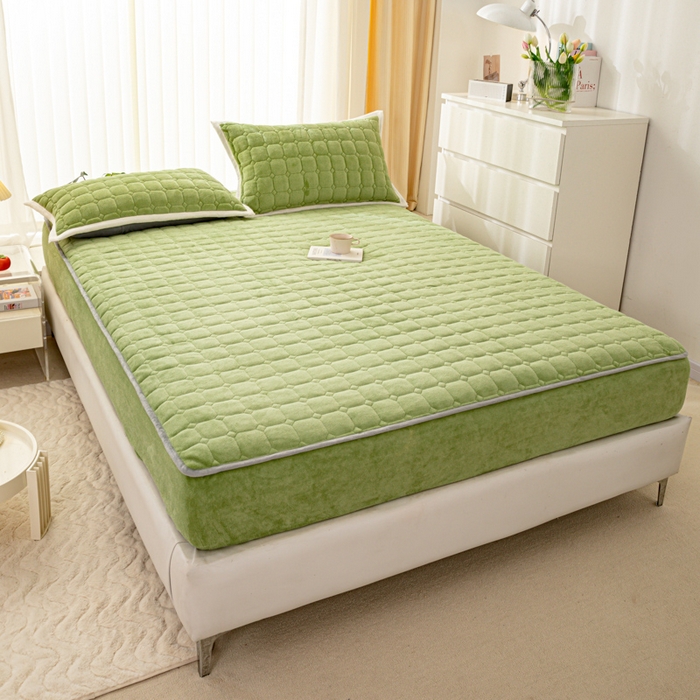 91家纺网 家纺一手货源 找家纺 女子家纺 2025新款加厚牛奶绒学生宿舍夹棉床笠 豆绿