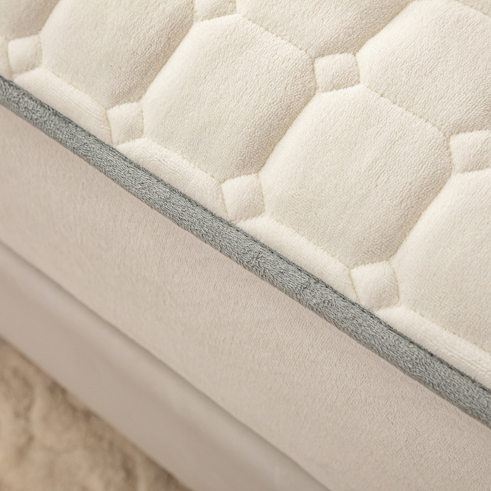 91家纺网 家纺一手货源 找家纺 女子家纺 2025新款加厚牛奶绒学生宿舍夹棉床笠 米白