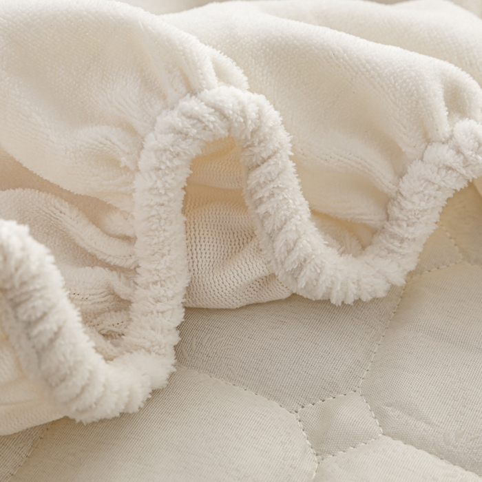 91家纺网 家纺一手货源 找家纺 女子家纺 2025新款加厚牛奶绒学生宿舍夹棉床笠 米白