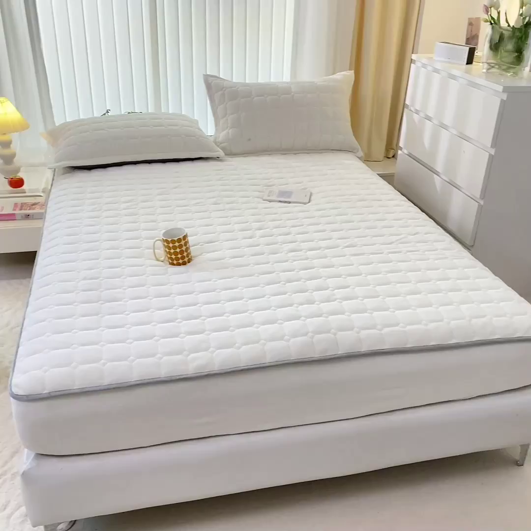 91家纺网 家纺一手货源 找家纺 女子家纺 2025新款加厚牛奶绒学生宿舍夹棉床笠 米白