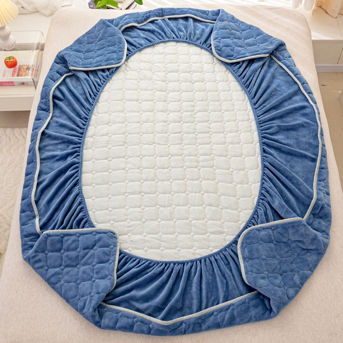 91家纺网 家纺一手货源 找家纺 女子家纺 2025新款加厚牛奶绒学生宿舍夹棉床笠 墨蓝