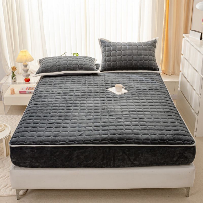 91家纺网 家纺一手货源 找家纺 女子家纺 2025新款加厚牛奶绒学生宿舍夹棉床笠 深灰