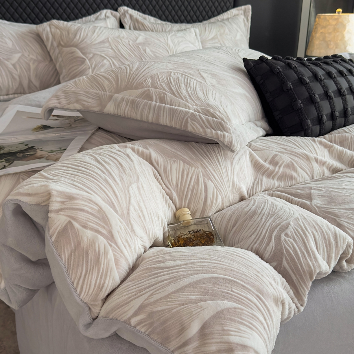 91家纺网 家纺一手货源 找家纺 （总）女子家纺 2025新款高克重牛奶绒立体烂花四件套