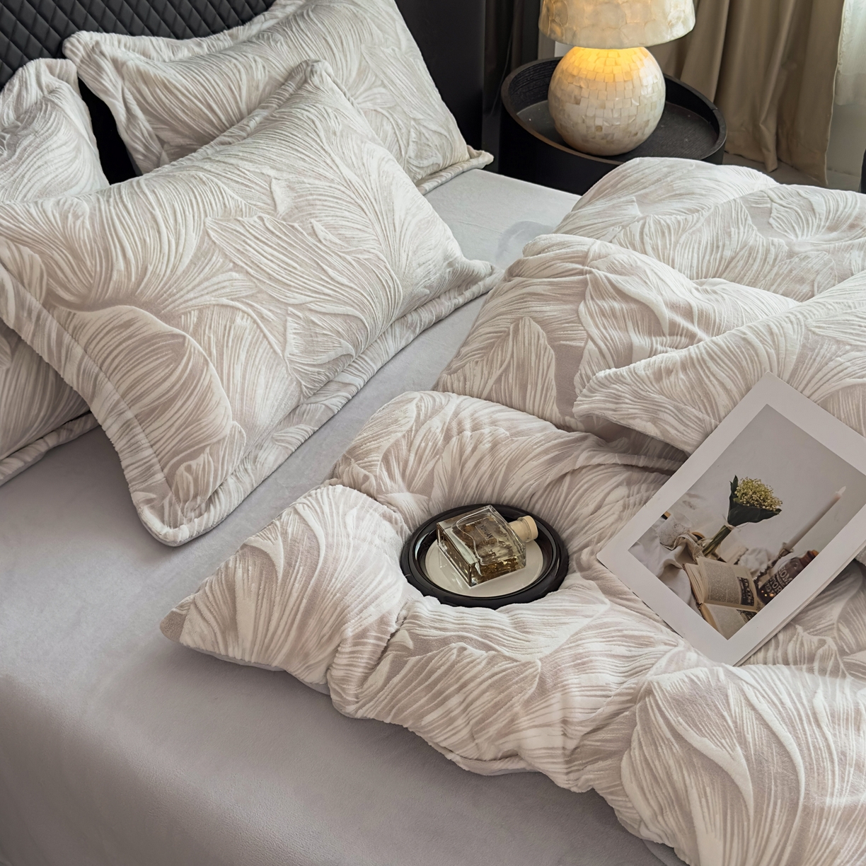 91家纺网 家纺一手货源 找家纺 （总）女子家纺 2025新款高克重牛奶绒立体烂花四件套