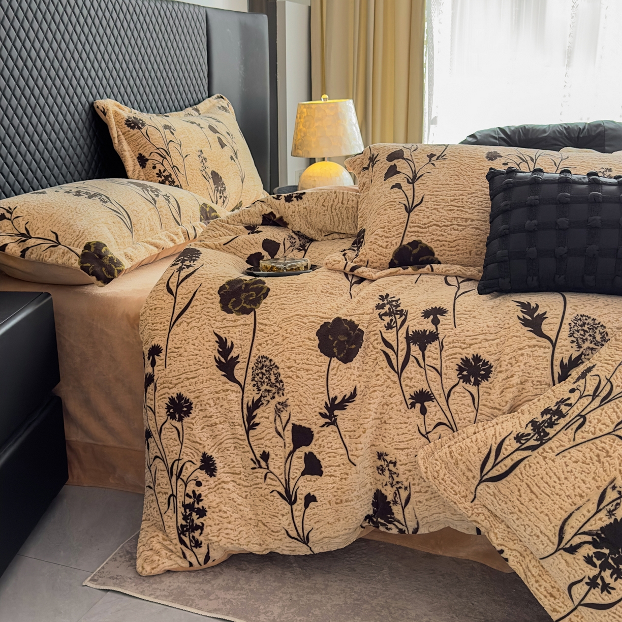 91家纺网 家纺一手货源 找家纺 女子家纺 2025新款高克重牛奶绒立体烂花四件套 花恋-米咖