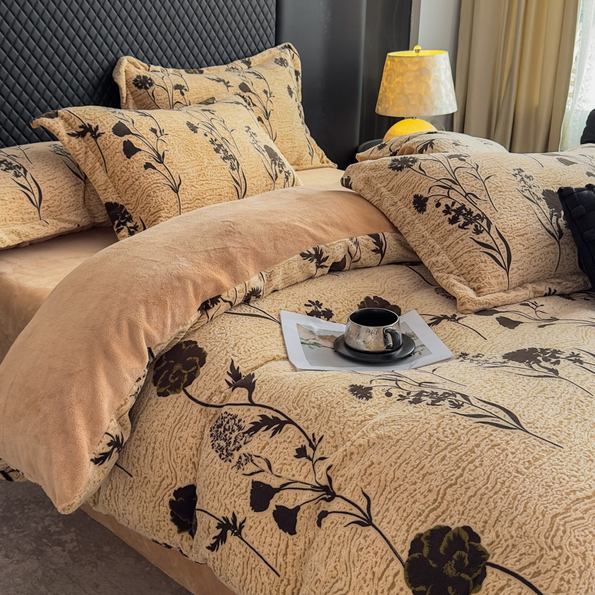 91家纺网 家纺一手货源 找家纺 女子家纺 2025新款高克重牛奶绒立体烂花四件套 花恋-米咖