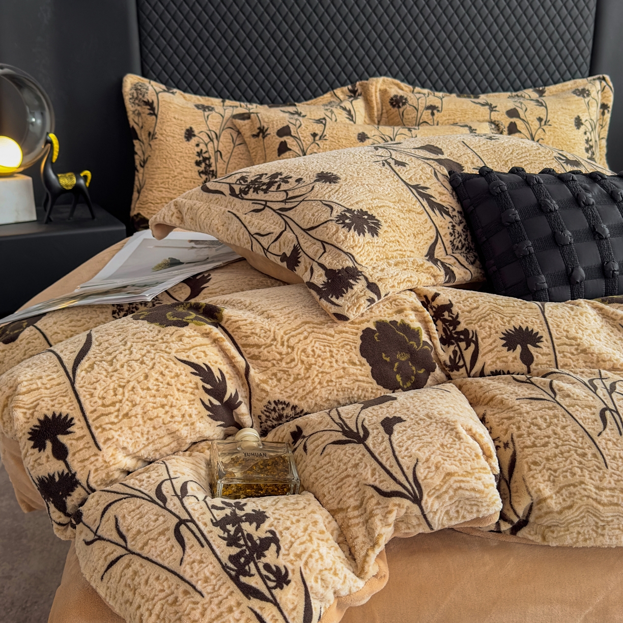 91家纺网 家纺一手货源 找家纺 女子家纺 2025新款高克重牛奶绒立体烂花四件套 花恋-米咖