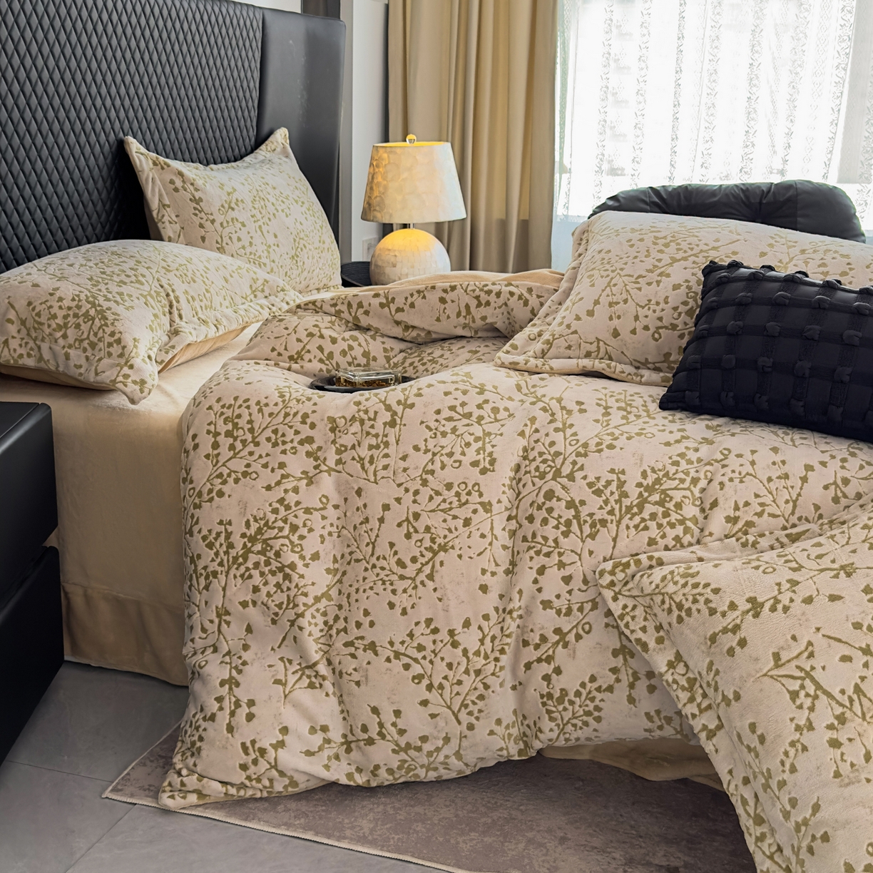 91家纺网 家纺一手货源 找家纺 女子家纺 2025新款高克重牛奶绒立体烂花四件套 秋景-咖